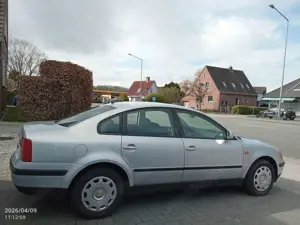Volkswagen Passat TÜV NEU, 1JAHR GEWÄHRLEISTUNG Bild 3