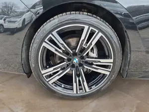 BMW 740 d xDrive M Sport + GARANTIE-bis-06.2030 Bild 3