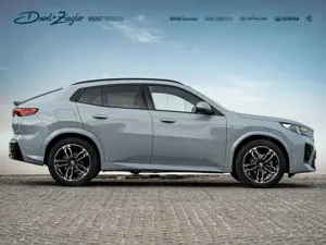 BMW X2 sDrive18d M-Sport AHK PANO ACC RFK AktivSitz Bild 2