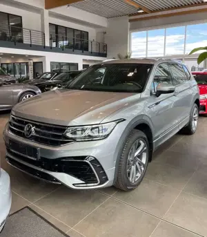 Volkswagen Tiguan Allspace R-Line 4Motion STANDHEIZUNG | AHK