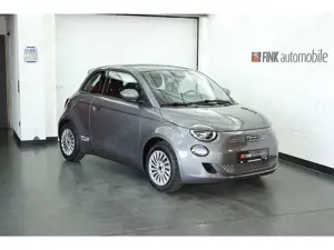 Fiat 500e Action Carplay Android Sitzheizung