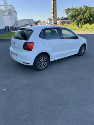 Volkswagen Polo 1.4 TDI Blue Motion Technology Allstar Bild 2