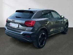 Audi Q2 S line 40 TFSI quattro Matrix Panorama ACC Bild 3