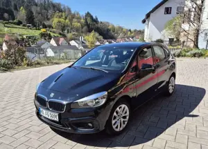 BMW 225 225 xe Advantage
