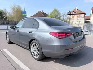 Mercedes-Benz C 220 9G d Avantgarde DISTRONIC/GLASDACH/KAMERA Bild 2