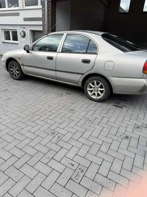 Mitsubishi Carisma 1600 GL Family