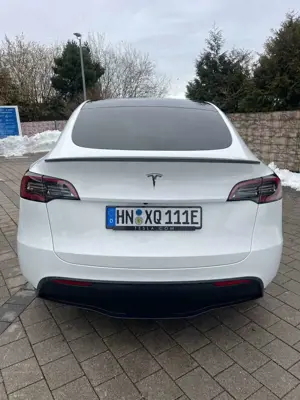 Tesla Model Y Basis RWD, top Fahrzeug, inkl.Mwst. Bild 4