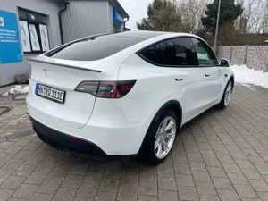 Tesla Model Y Basis RWD, top Fahrzeug, inkl.Mwst. Bild 3
