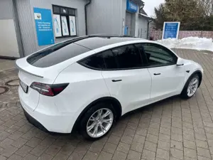 Tesla Model Y Basis RWD, top Fahrzeug, inkl.Mwst. Bild 5