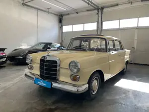 Mercedes-Benz 200 D Heckflosse W110*HU-10.2027*AHK*1-HAND*Schiebedac