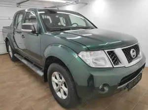 Nissan Navara 2.5 Double Cab SE 4X4 KLIMAA SHZ ALU AHK PDC ESP