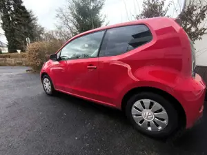 Volkswagen up! (BlueMotion Technology) move