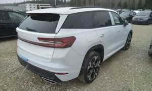 Skoda Kodiaq RS ACC|HuD|AHK|RFK|PANO|LED|Navi|Carpl... Bild 3