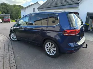Volkswagen Touran 2.0 TDI SCR  Highline Bild 3