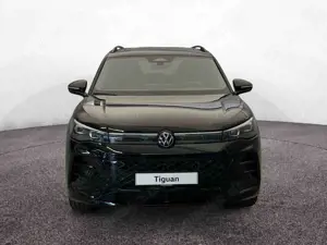 Volkswagen Tiguan R-Line TSI 4M AHK*PANO*HUD*NAVI*MATRIX*360 Bild 2