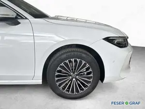 Volkswagen Passat Elegance 2,0 l TDI SCR 110 kW (150 PS) 7-Gang-Dopp Bild 4