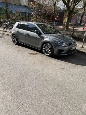 Volkswagen Golf R