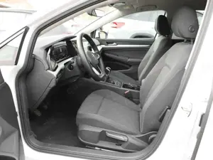Volkswagen Golf VIII 1.5TSi Life R-Kamera NaviMedia ACC LED Sit... Bild 5