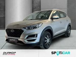 Hyundai TUCSON 1.6 Select 2WD AHK+NAVI+KAMERA+SITZHEIZUNG+ALLWETT