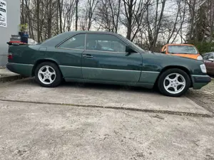 Mercedes-Benz CE 230 124 C*Elektrisches Schiebedach* Bild 4