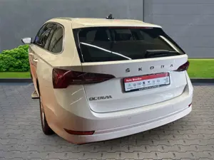 Skoda Octavia Combi First Edition 2.0 TDI+Navi+Alufelgen+el.Sitz Bild 2