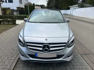 Mercedes-Benz B 180 B 180 7G-DCT Urban