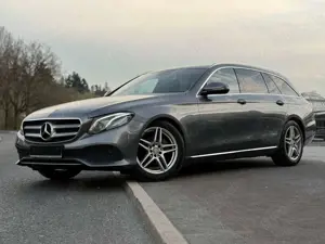 Mercedes-Benz E 220 E 220 d Avantgarde AmbienteLicht Navi MultiBeam