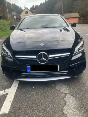 Mercedes-Benz CLA 45 AMG 4Matic Speedshift DCT 7G Bild 4