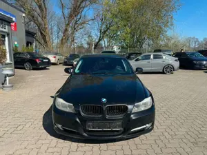 BMW 320 d Touring T-LEDER°NAVI°XENON°TÜV 10/2027! Bild 2