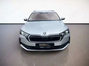 Skoda Octavia Combi 2.0 TDI MATRIX.DSG.NAV.PANO.AMBIENTE.LANEA.K Bild 3