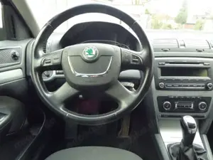 Skoda Octavia Combi 1. Hd Scheckheft PDC Sitzh. Tempom. Klimaau Bild 4
