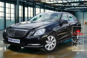 Mercedes-Benz E 200 BlueEFFICIENCY ELEGANCE Autom/Navi/Pdc/Ahk