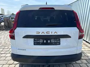 Dacia Jogger Extreme 1.0 TCe 110 7-Sitzer-AHK-Kamera-LED-App... Bild 5