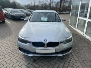BMW 318 i Advantage HUD, Klimaautomatik, Kameras, Navi, et Bild 3