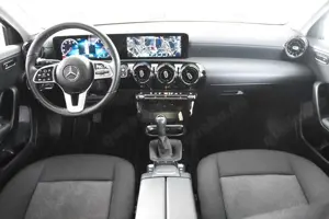 Mercedes-Benz A 180 *1.Hand*Widescreen*SHZ*Navi* Bild 2