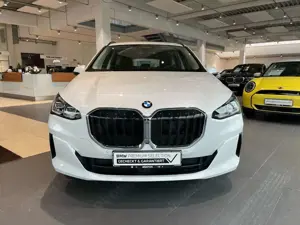 BMW 220 Bild 2