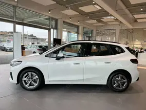 BMW 220 Bild 4