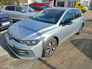 Volkswagen Golf VIII Lim. 1.5 eTSI DSG Goal