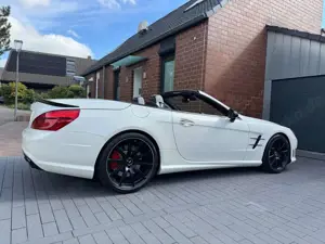 Mercedes-Benz SL 63 AMG SL-Klasse Roadster Speedshift 7G-MCT 2LOOK Edition