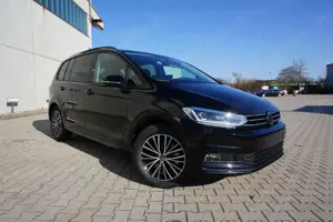 Volkswagen Touran 1.5TSI AHK Navi/MirrorL Kamera 7-Sitzer