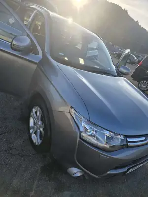 Mitsubishi Outlander Bild 3