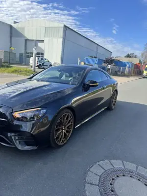 Mercedes-Benz E 200 Coupe AMG LINE BURM/HEAD-UP/MEMO/PANO/KEYLESS