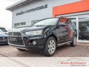 Mitsubishi Outlander Motion 2WD Navi / Teilleder / Xenon