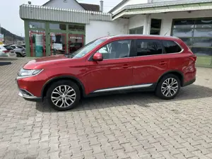 Mitsubishi Outlander Top 4WD.   7Sitze Bild 3