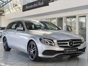 Mercedes-Benz E 220 d T Avantgarde|LED|Navi|Kamera|PDC|Tot-Win.
