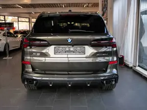 BMW X5 xDrive40d M Sport Pro PANO AHK NAVI LED Mass. Bild 3