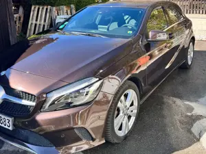 Mercedes-Benz A 180 A 180 7G-DCT Urban Bild 3