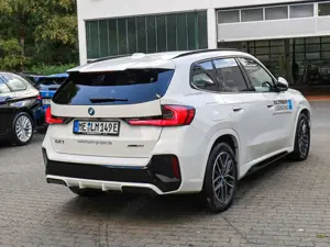 BMW iX1 xDrive 30 M-Sport AHK LED NAVI KAMERA SHZ Bild 5