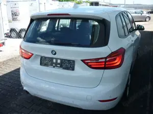 BMW 216 Bild 3