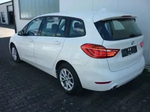 BMW 216 Bild 2